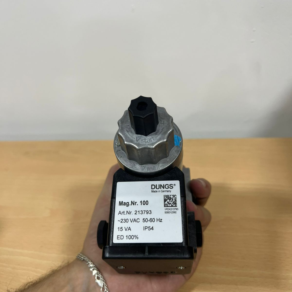 VALVULA  SOLENOIDE DE 1/2" NPT A. LENTA  MVDLE, AJUSTE DE CAUDAL 110 VOL